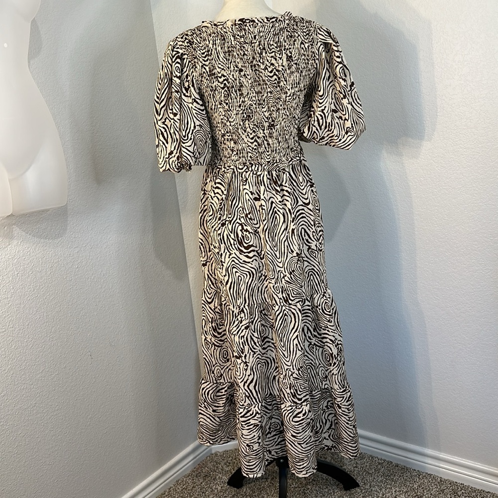 Anthropologie MOON RIVER Smocked Puff Sleeve Midi Dress
 (L) NWOT - Picture 5 of 10